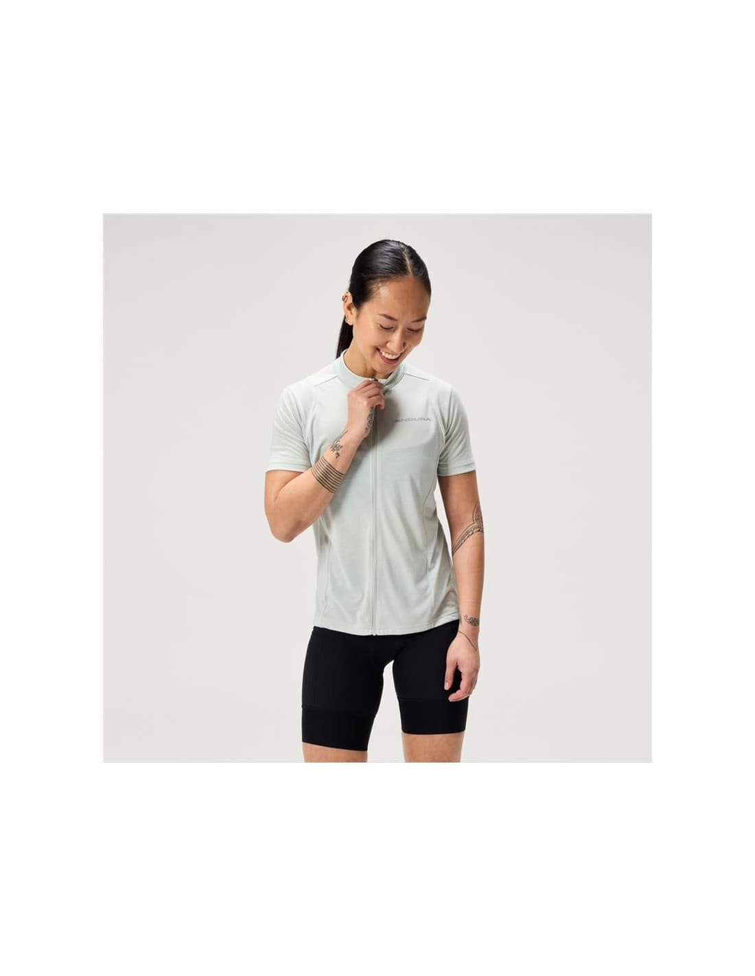 Camiseta de Ciclismo Endura Loop S/S Zipped Mgy Mujer Mains Gris