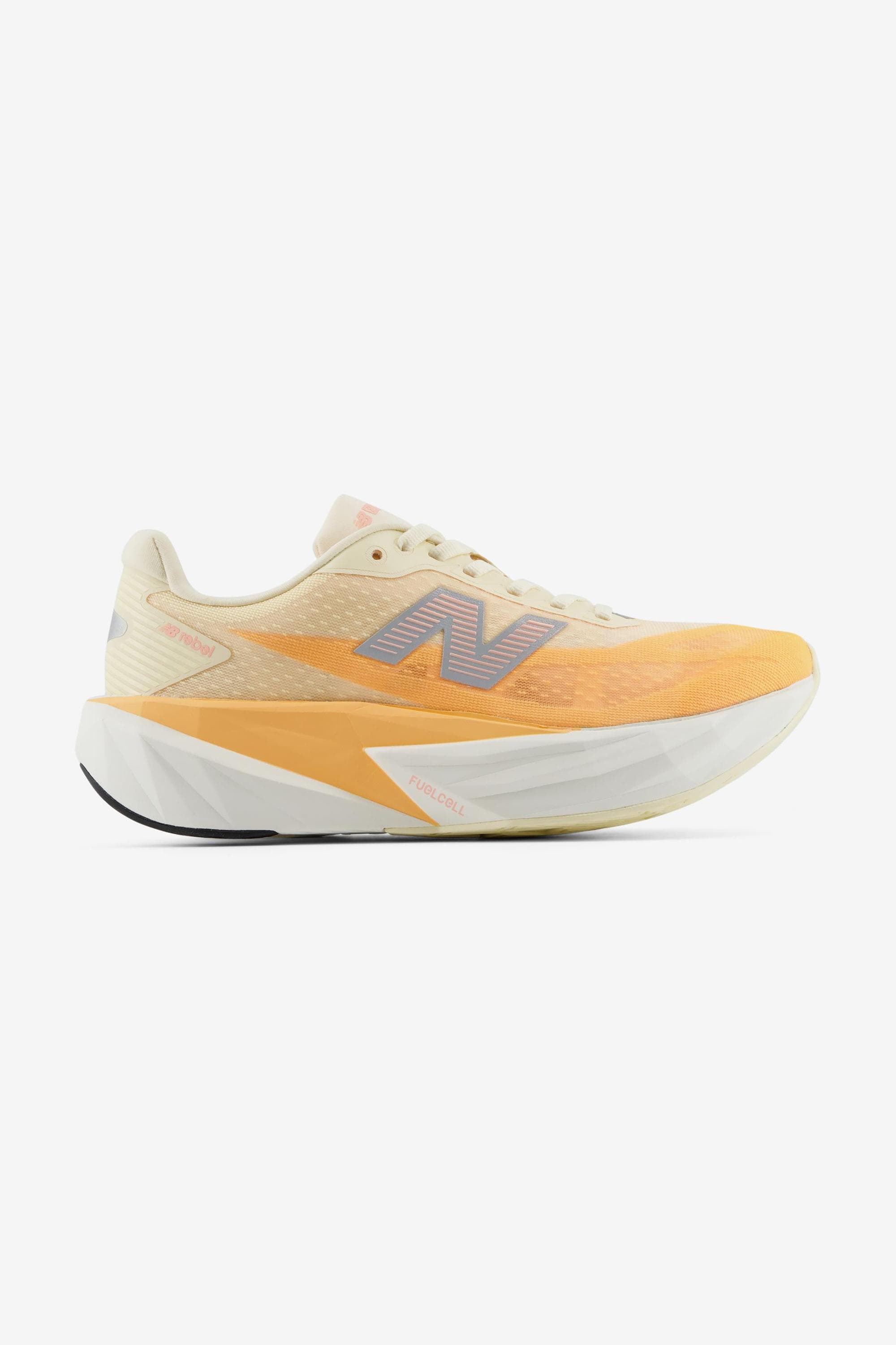 Zapatillas New Balance Fuelcell Rebel V5 Crema MKP talla 37